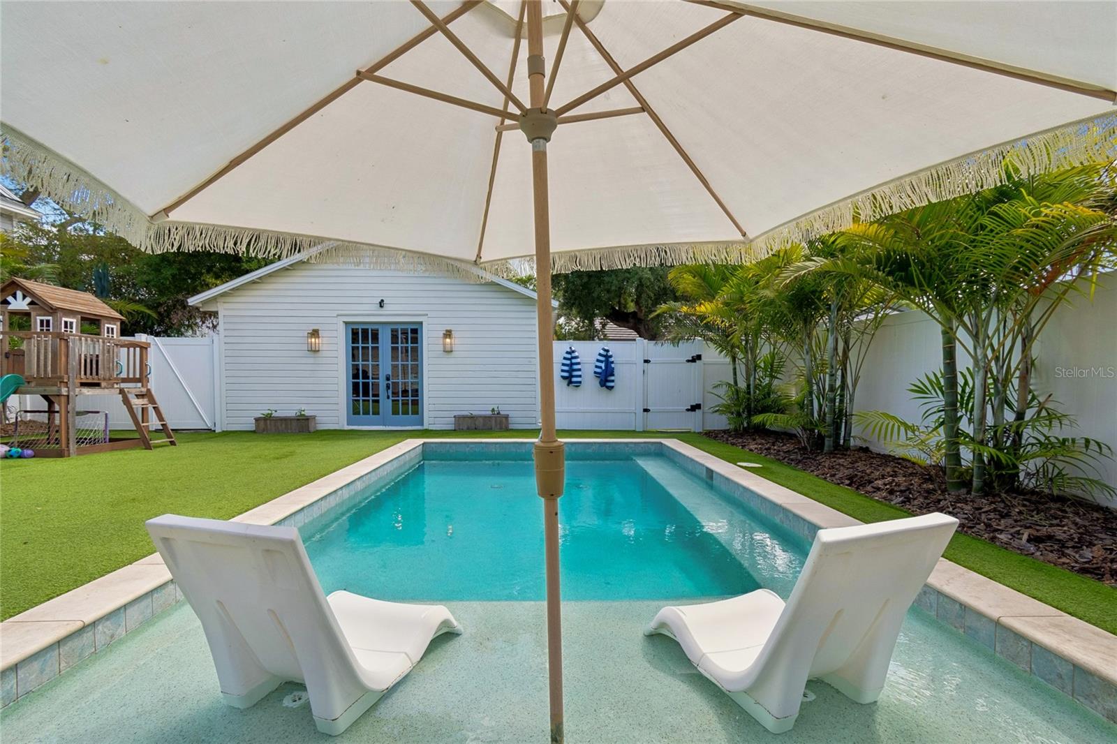 Listing photo id 4 for 1126 16th Avenue N