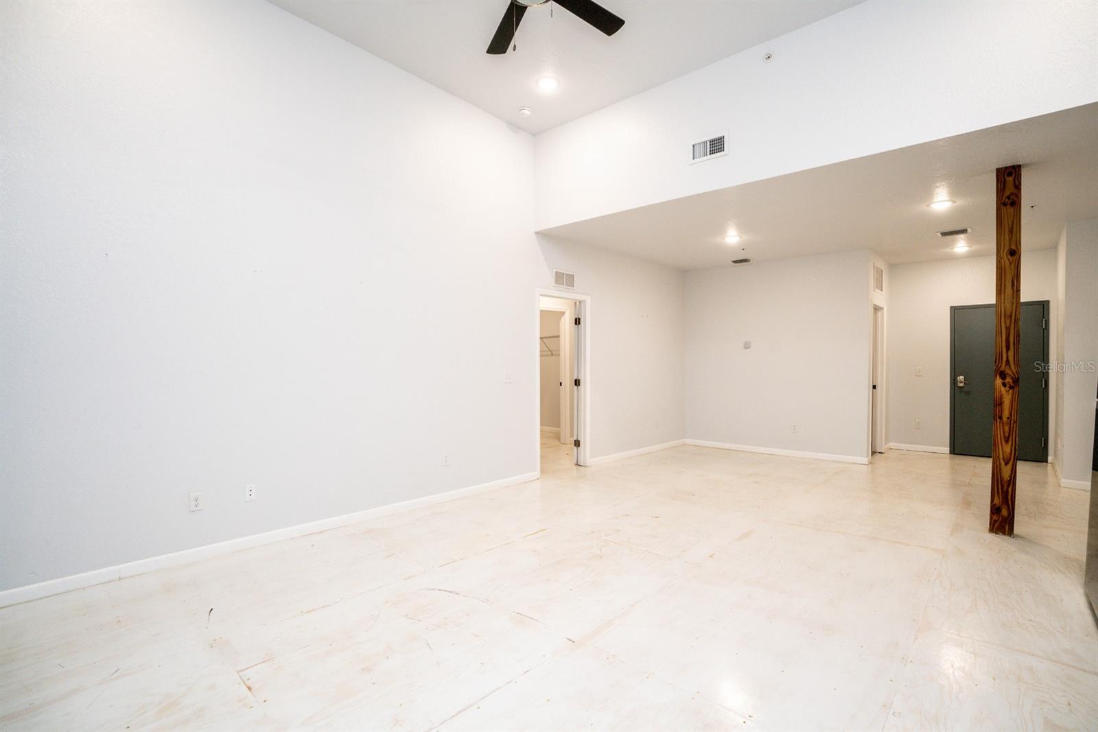 Image 18 of 25 For 3108 Jefferson Street 210