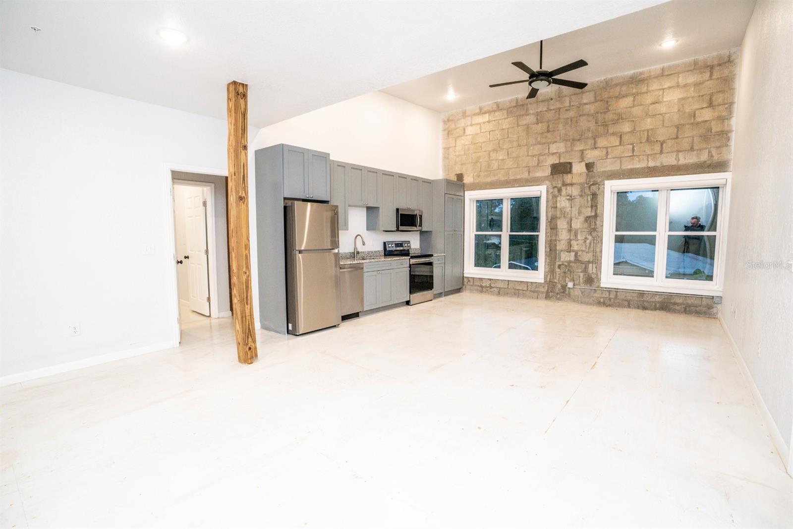 Image 2 of 25 For 3108 Jefferson Street 210