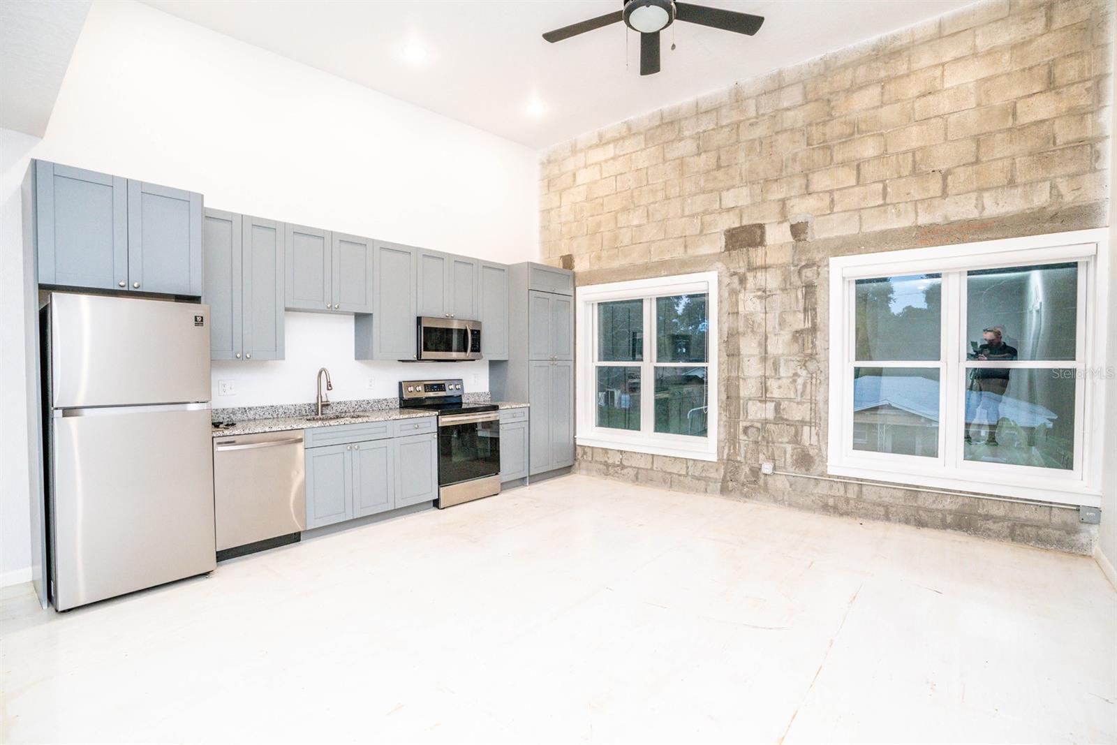 Image 4 of 25 For 3108 Jefferson Street 210