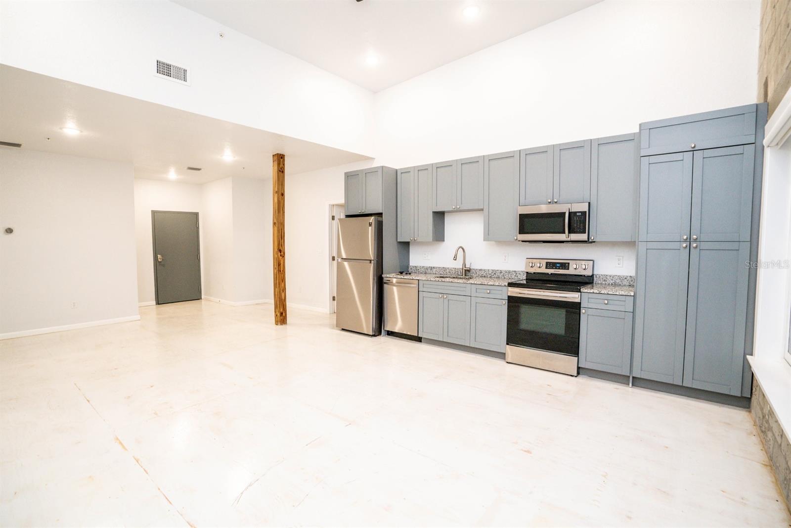 Image 5 of 25 For 3108 Jefferson Street 210