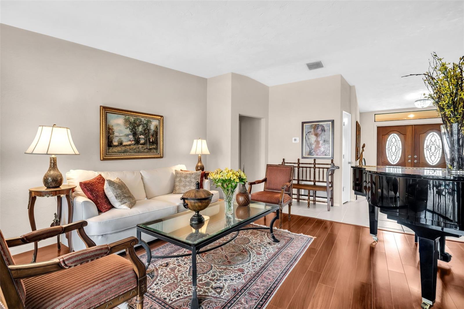 Listing photo id 8 for 1504 Ridge Top Way