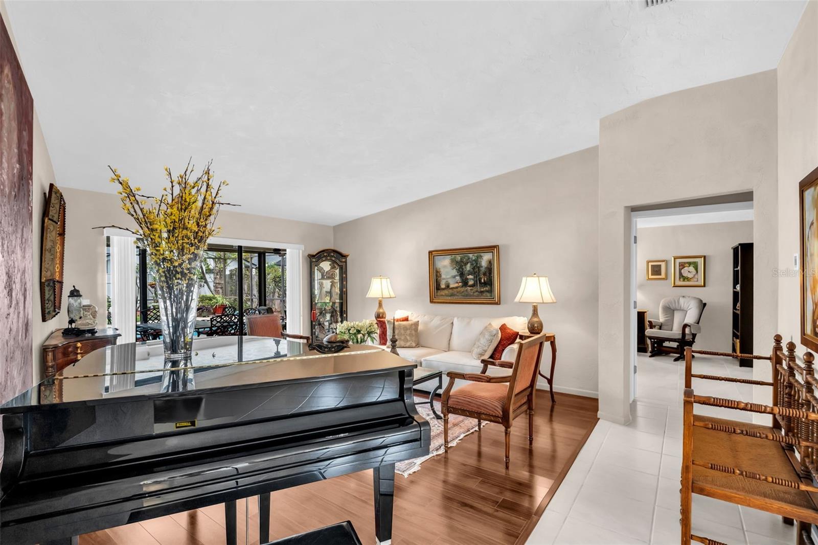 Listing photo id 10 for 1504 Ridge Top Way