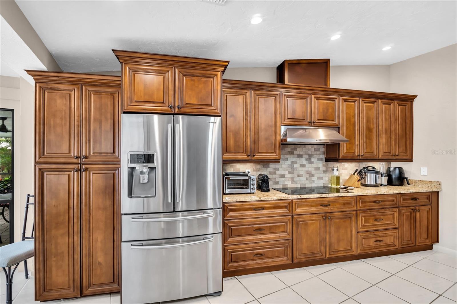 Listing photo id 14 for 1504 Ridge Top Way