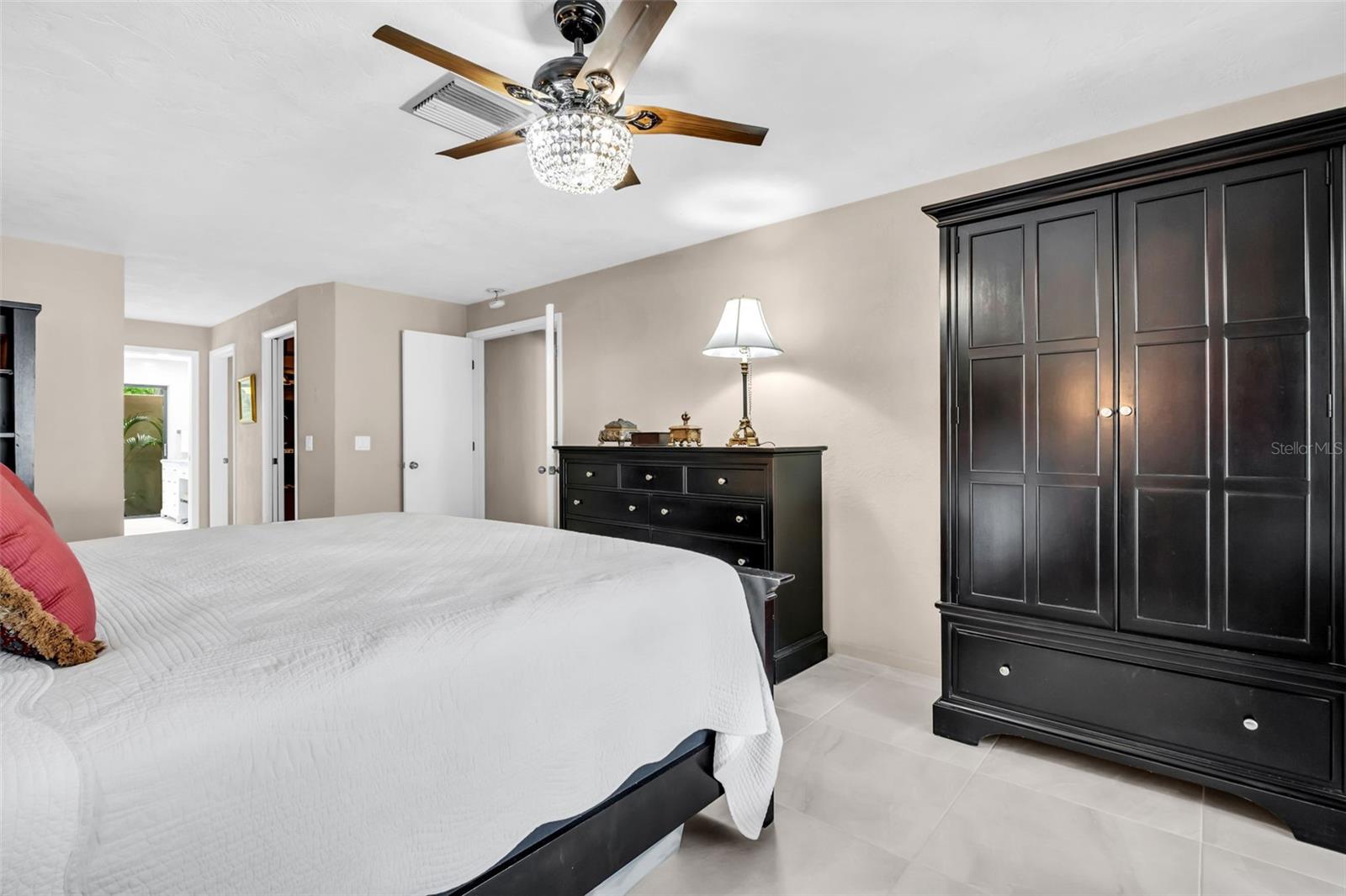 Listing photo id 29 for 1504 Ridge Top Way