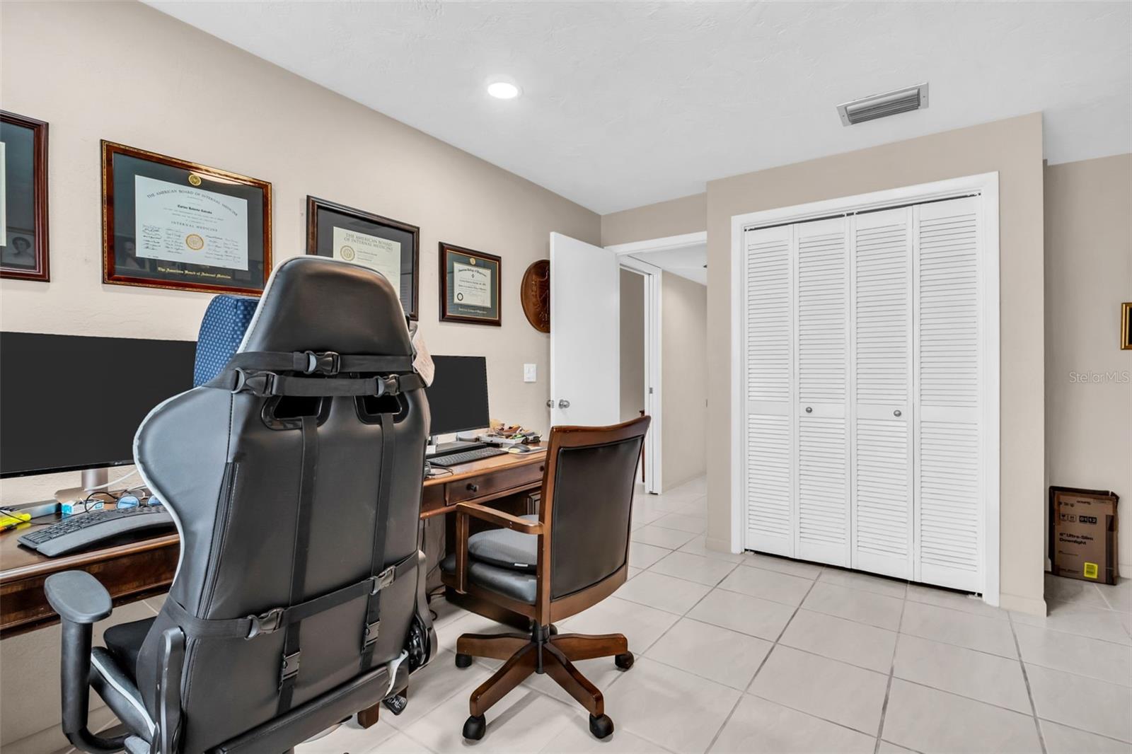 Listing photo id 40 for 1504 Ridge Top Way