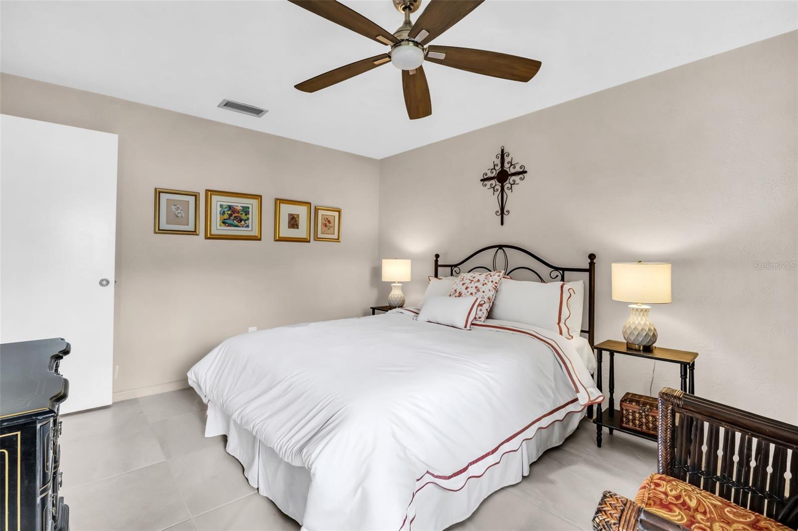 Listing photo id 42 for 1504 Ridge Top Way