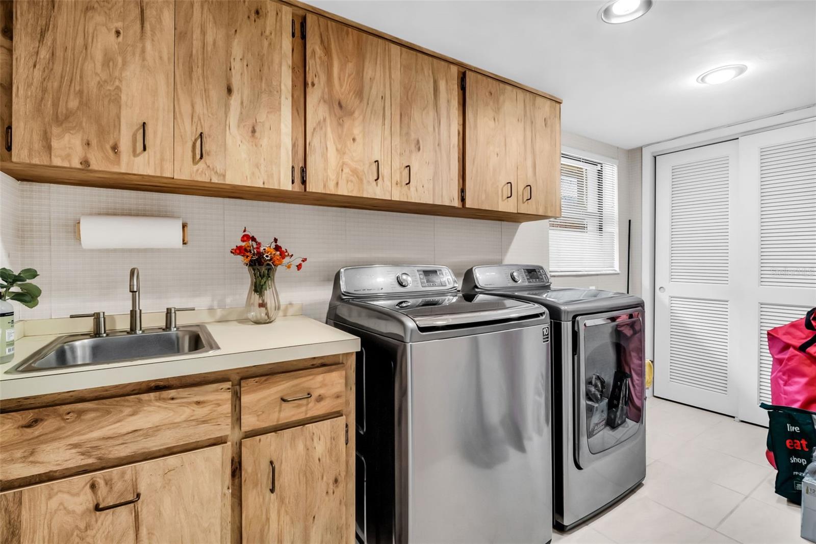 Listing photo id 64 for 1504 Ridge Top Way