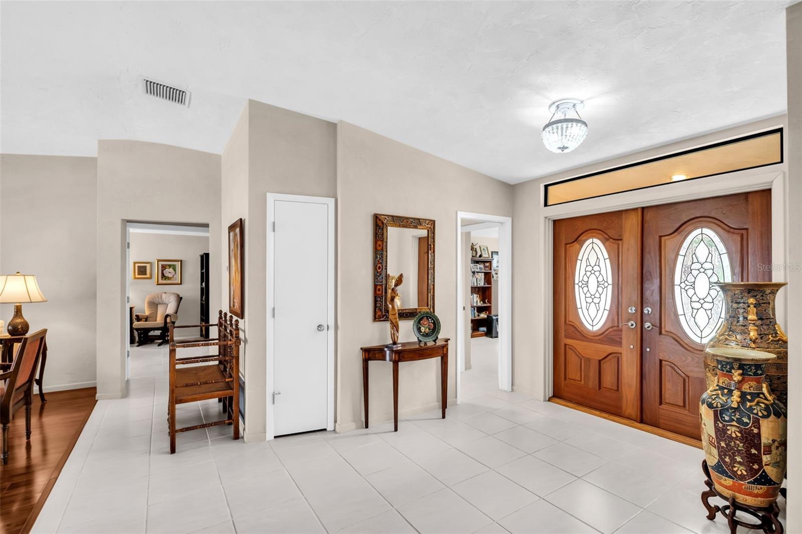 Listing photo id 5 for 1504 Ridge Top Way