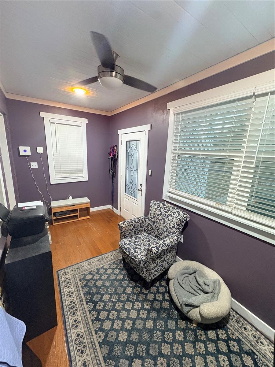 Image 2 of 7 For 1002 Oakhill Street