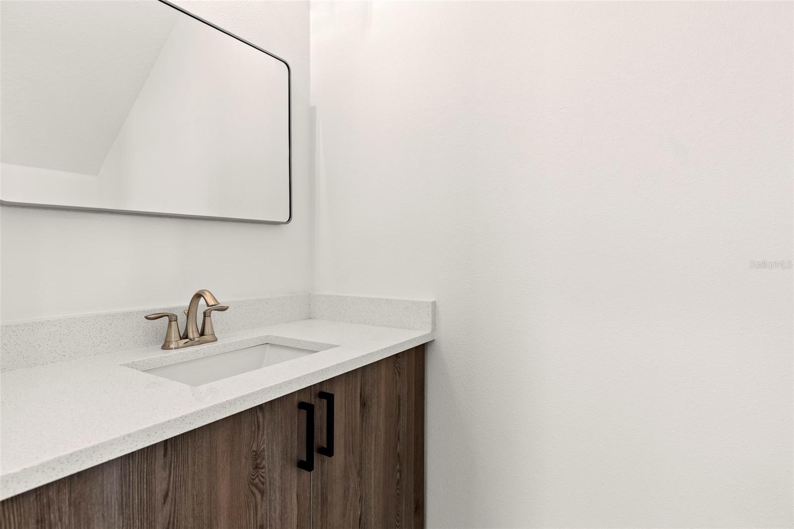 Listing photo id 14 for 210 Columbus Drive 1-3