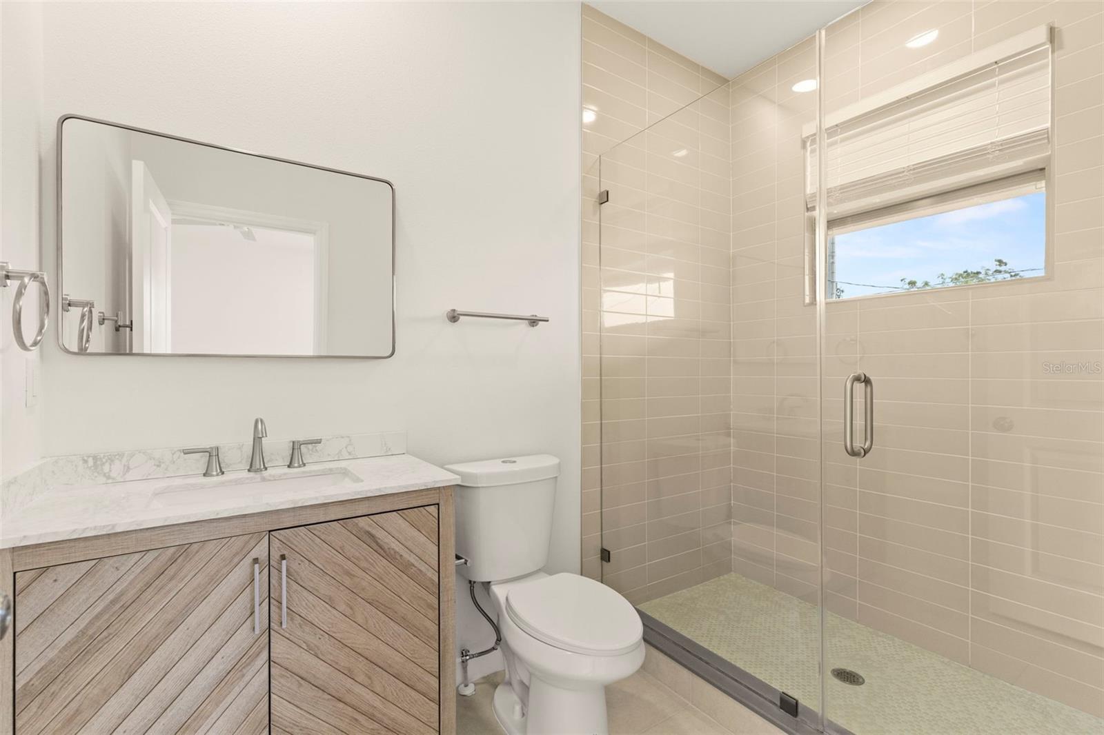 Listing photo id 17 for 210 Columbus Drive 1-3