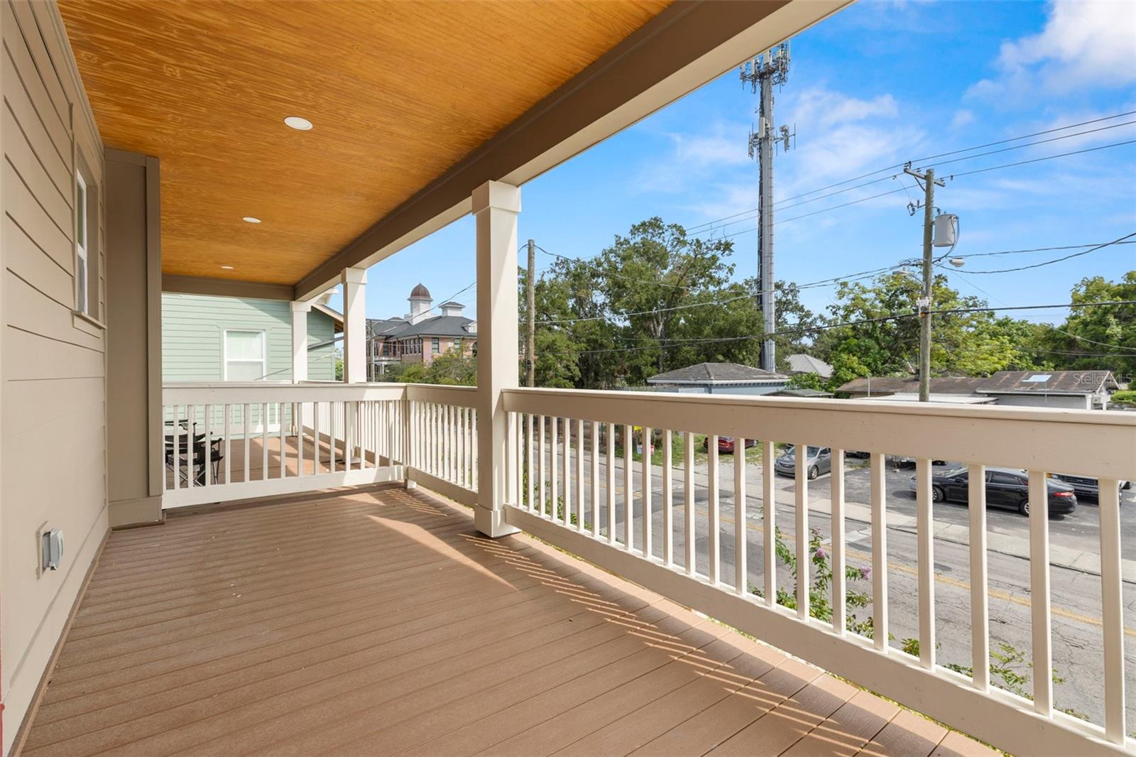 Listing photo id 18 for 210 Columbus Drive 1-3