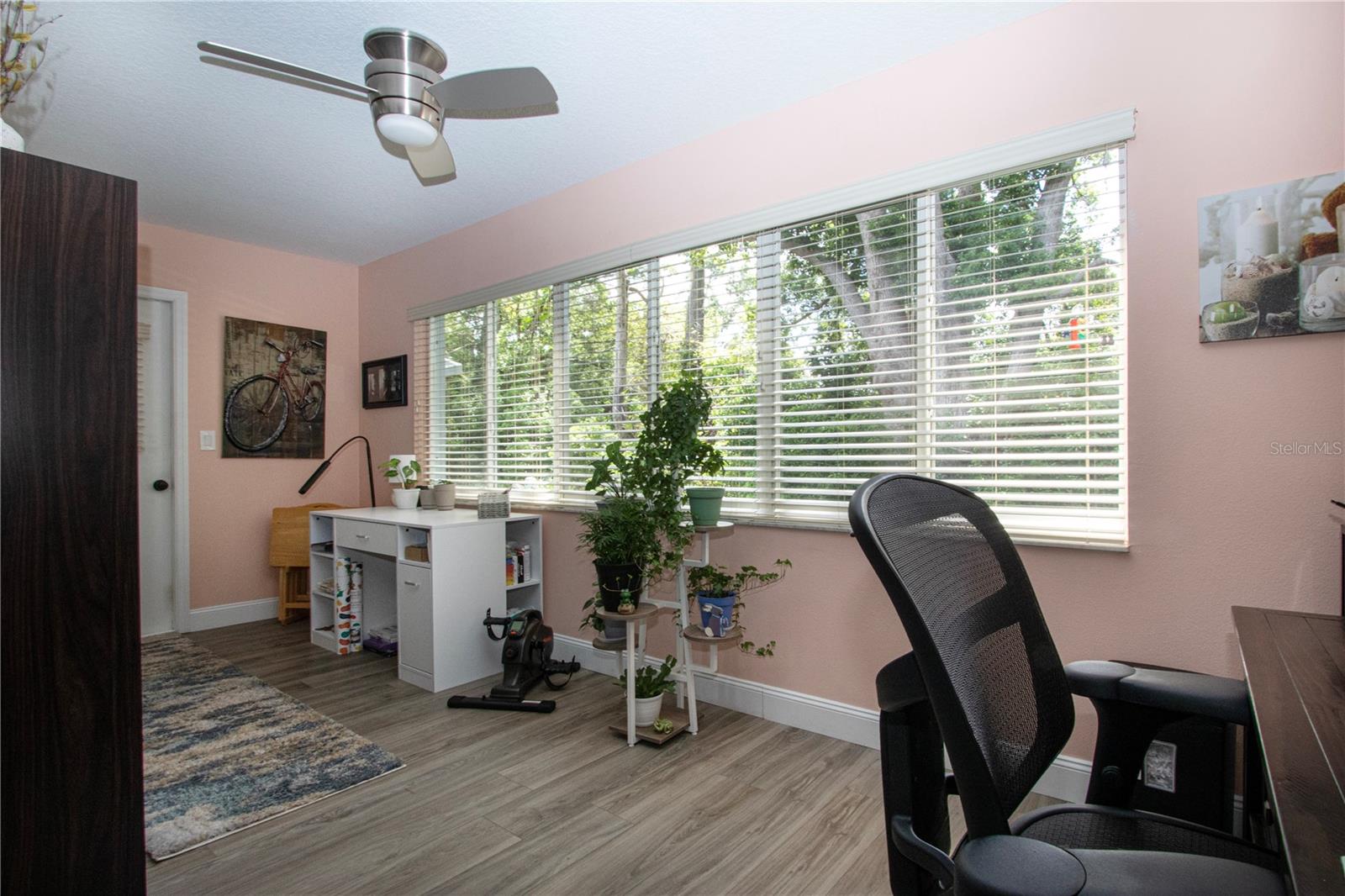 Image 13 of 39 For 505 Finsbury Circle A