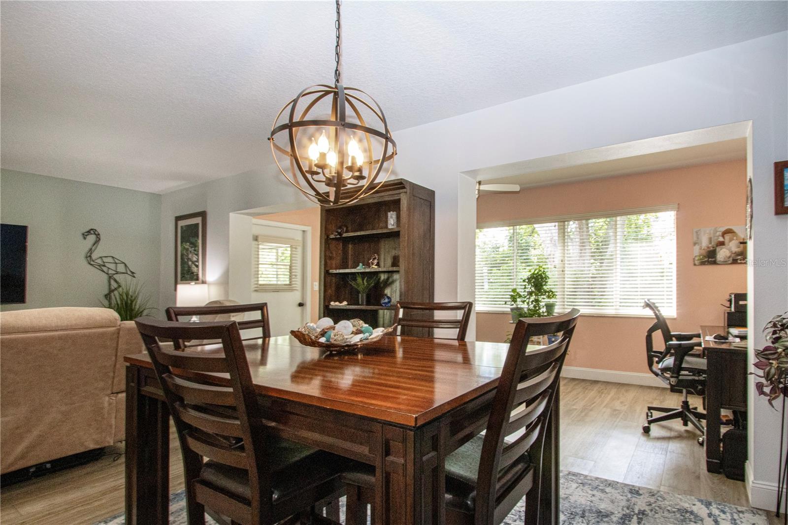 Image 15 of 39 For 505 Finsbury Circle A