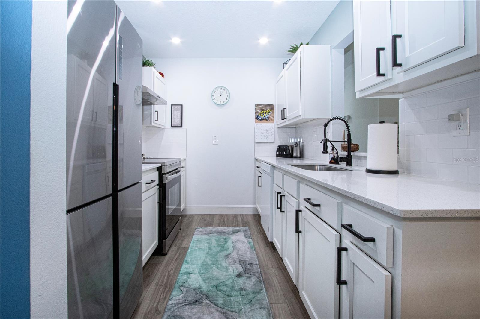 Image 21 of 39 For 505 Finsbury Circle A