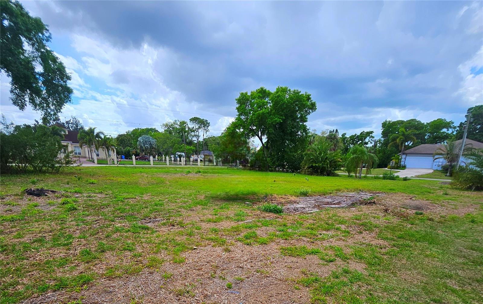 Image 5 of 7 For 919 College Avenue W