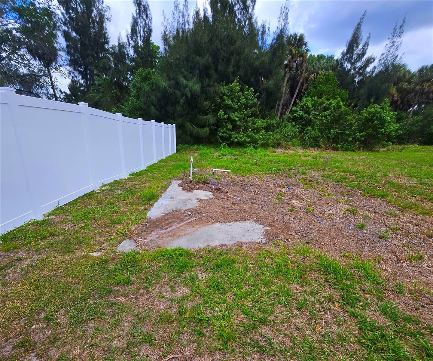 Image 7 of 7 For 919 College Avenue W