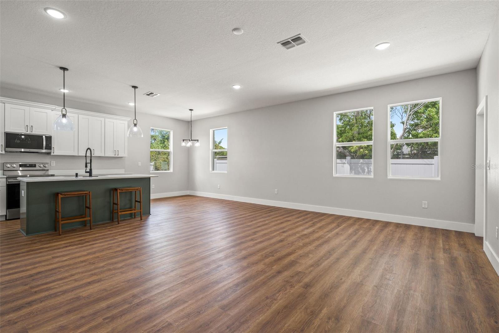 Image 11 of 36 For 5749 Bacardi Court