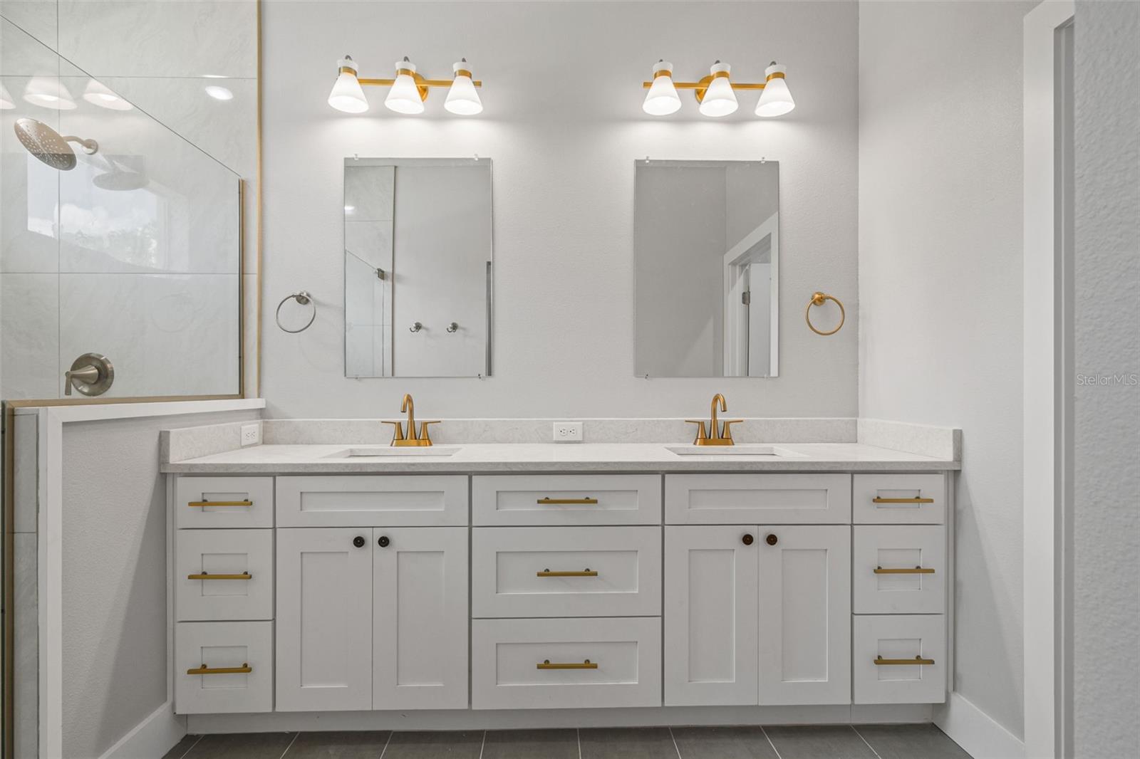 Image 26 of 36 For 5749 Bacardi Court