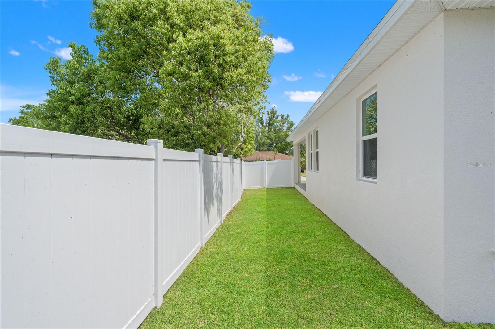 Image 29 of 36 For 5749 Bacardi Court