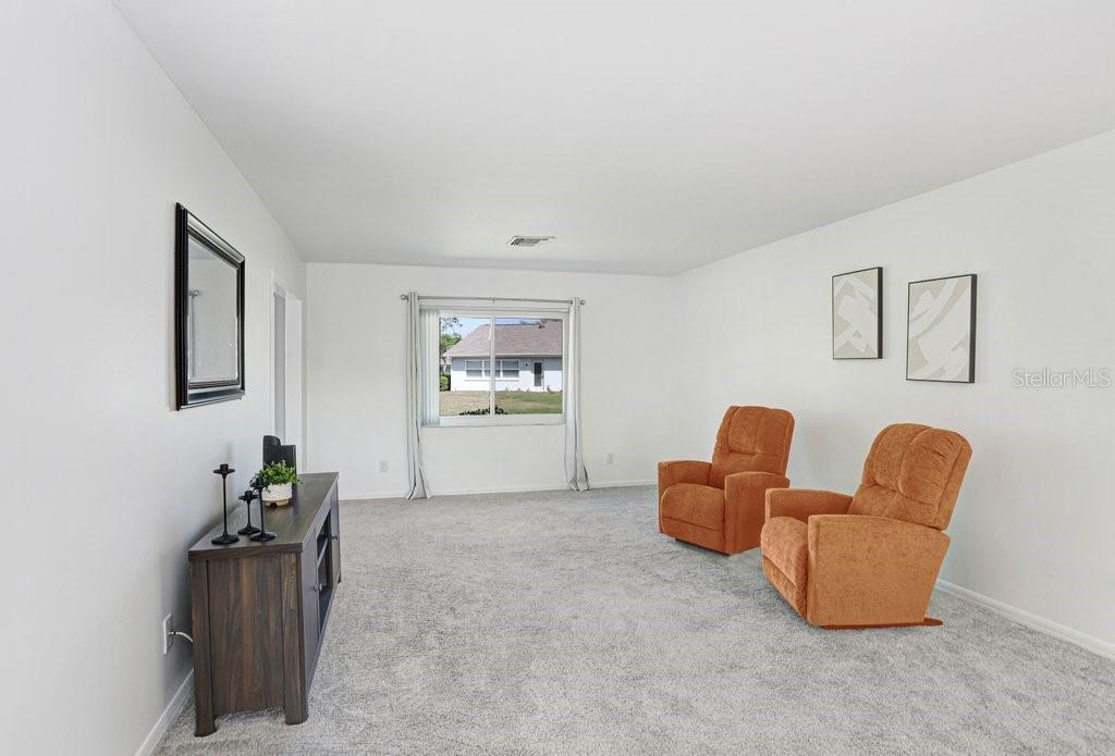 Image 5 of 32 For 2306 Lancaster Drive 2306