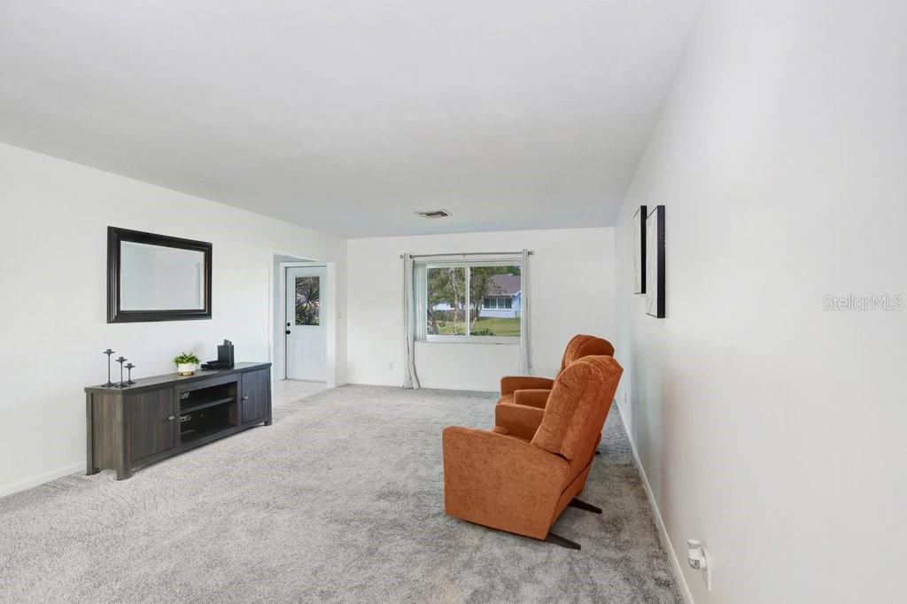 Image 6 of 32 For 2306 Lancaster Drive 2306