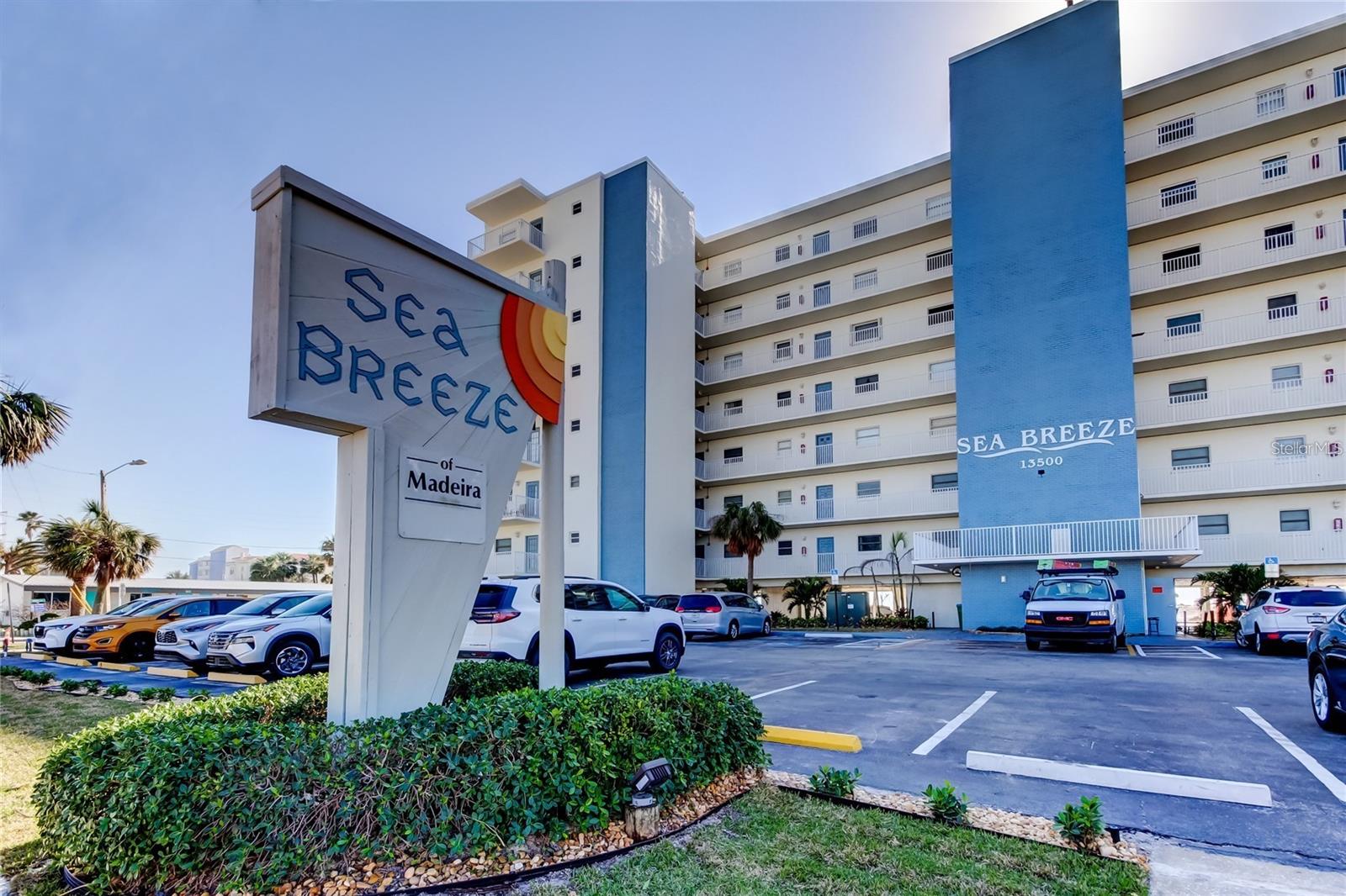 Listing photo id 19 for 13500 Gulf Boulevard 702