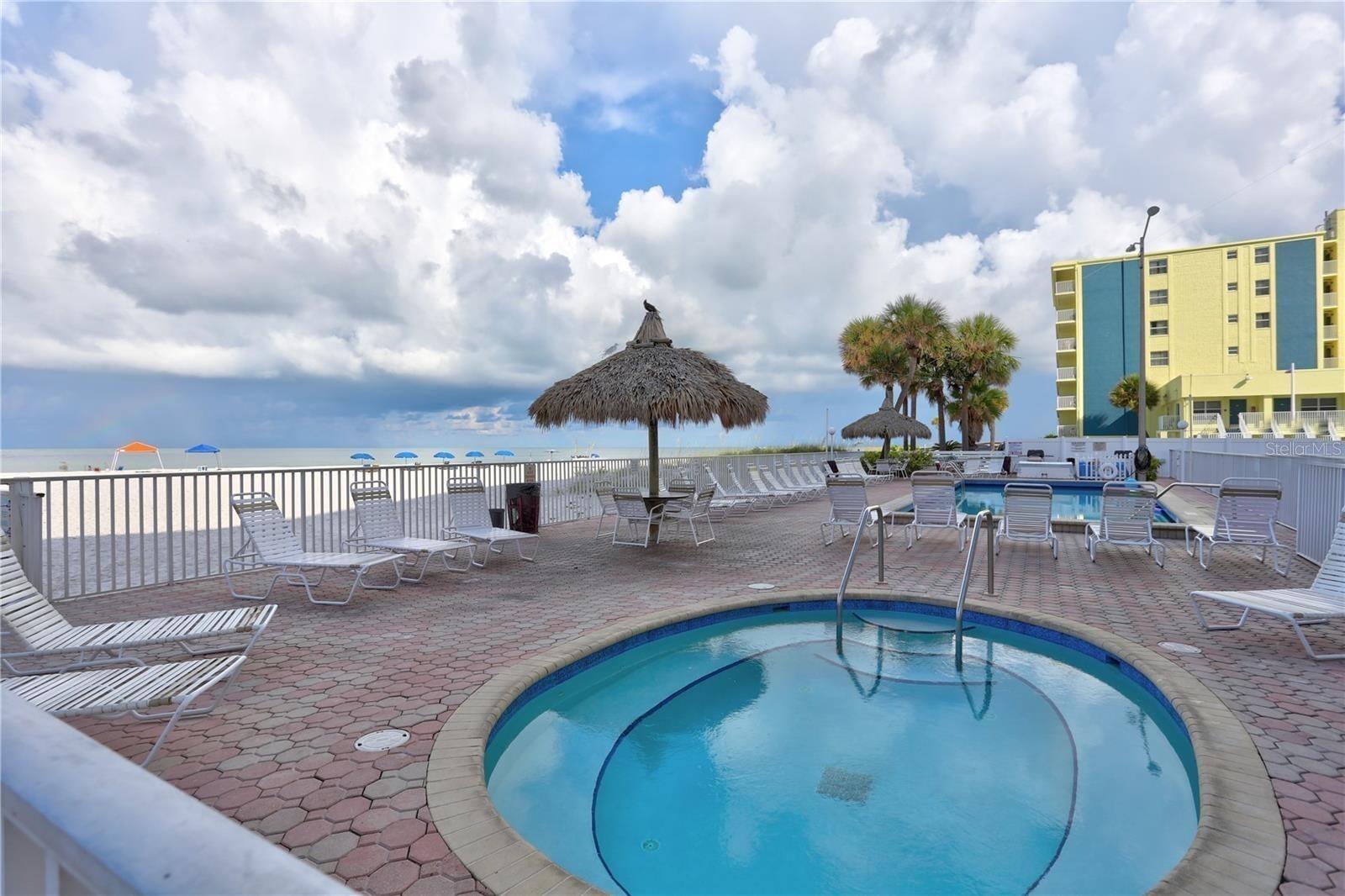 Listing photo id 22 for 13500 Gulf Boulevard 702