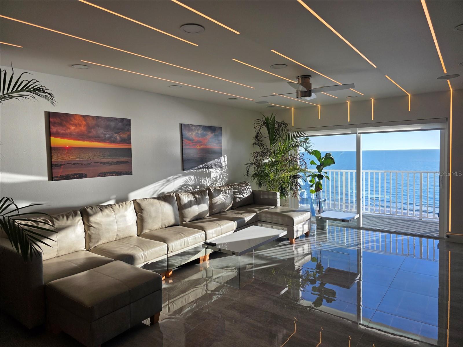Listing photo id 2 for 13500 Gulf Boulevard 702