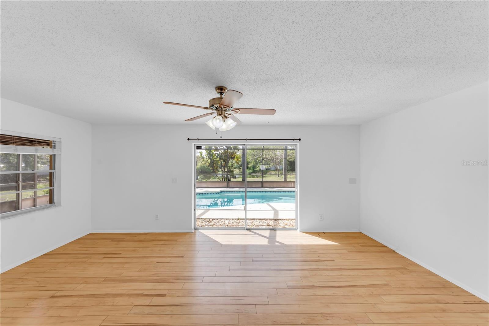 Image 11 of 45 For 10320 Out Island Drive