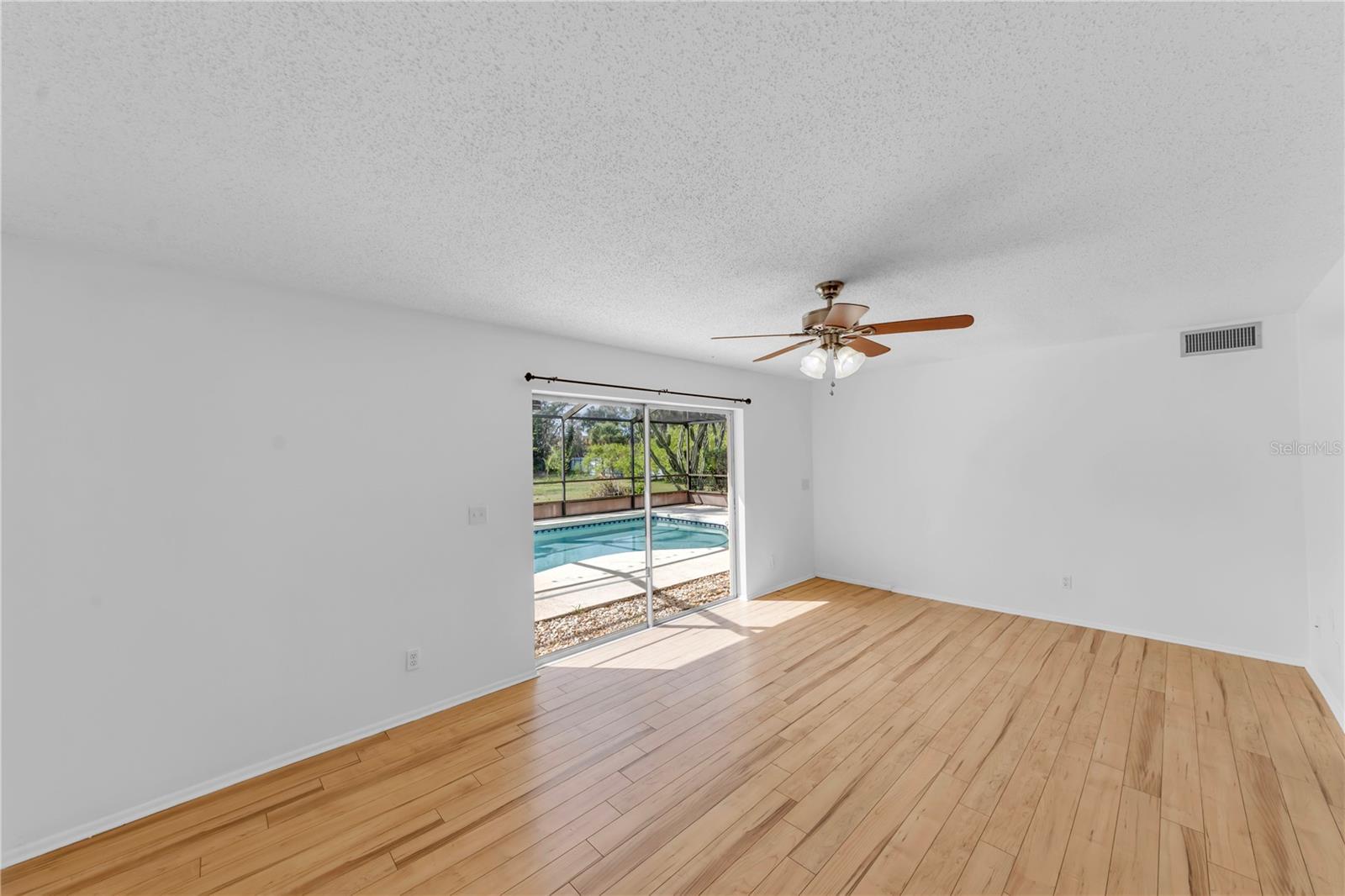 Image 16 of 45 For 10320 Out Island Drive