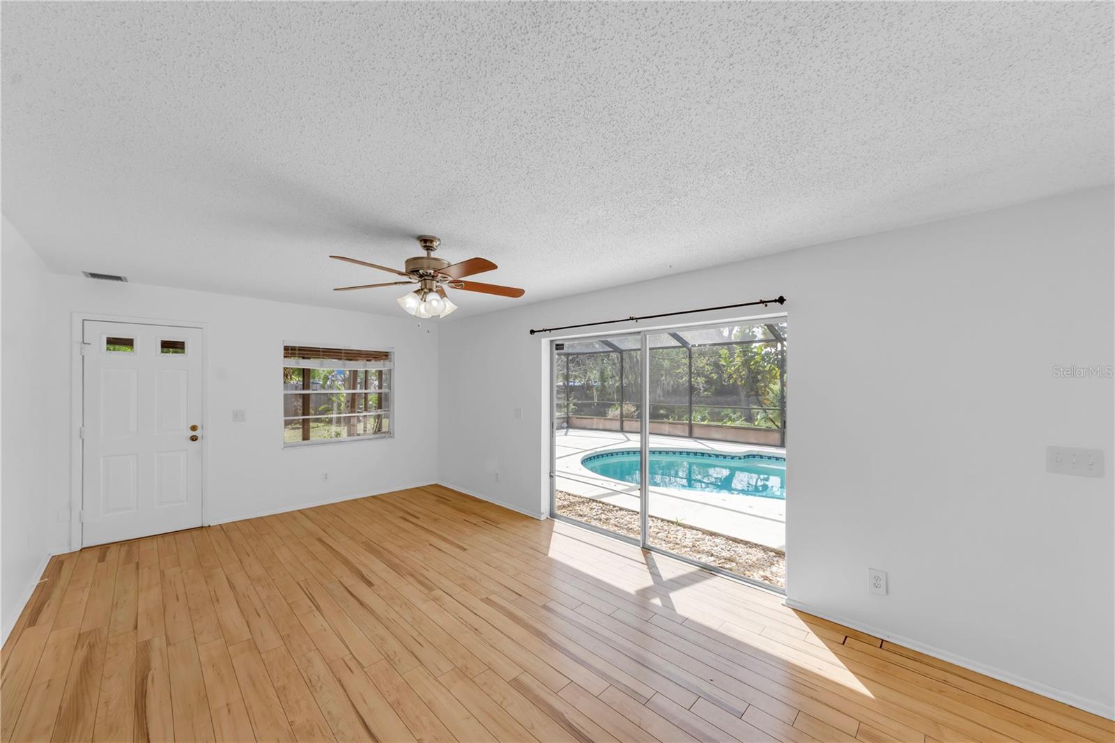 Image 17 of 45 For 10320 Out Island Drive