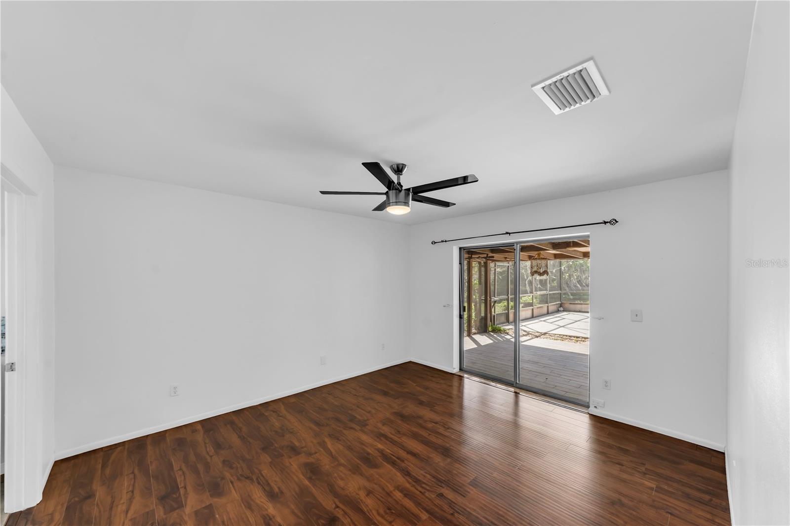 Image 19 of 45 For 10320 Out Island Drive