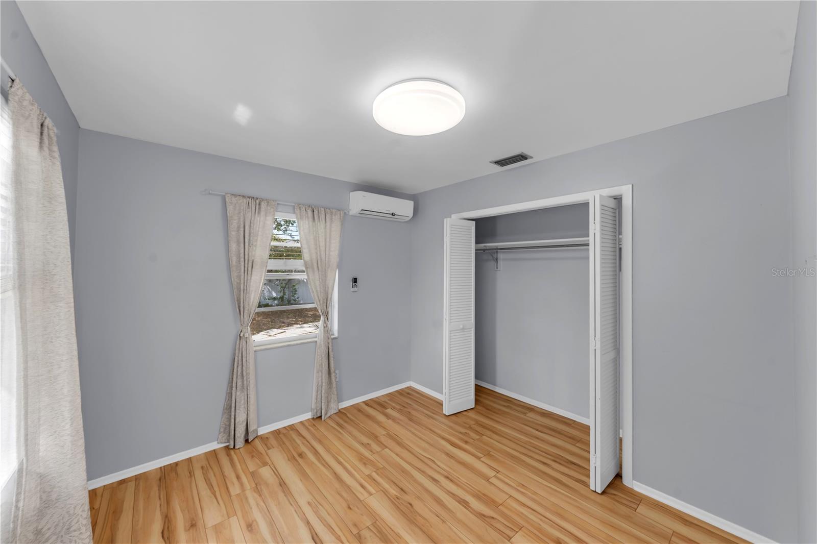 Image 21 of 45 For 10320 Out Island Drive