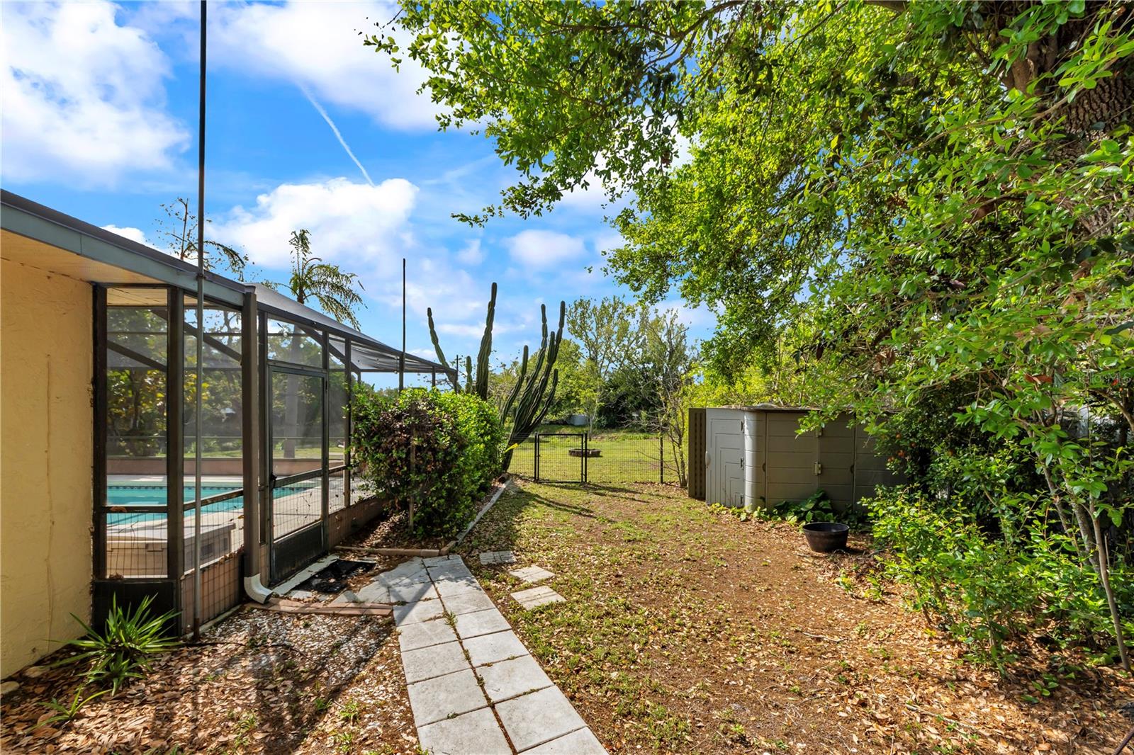 Image 38 of 45 For 10320 Out Island Drive