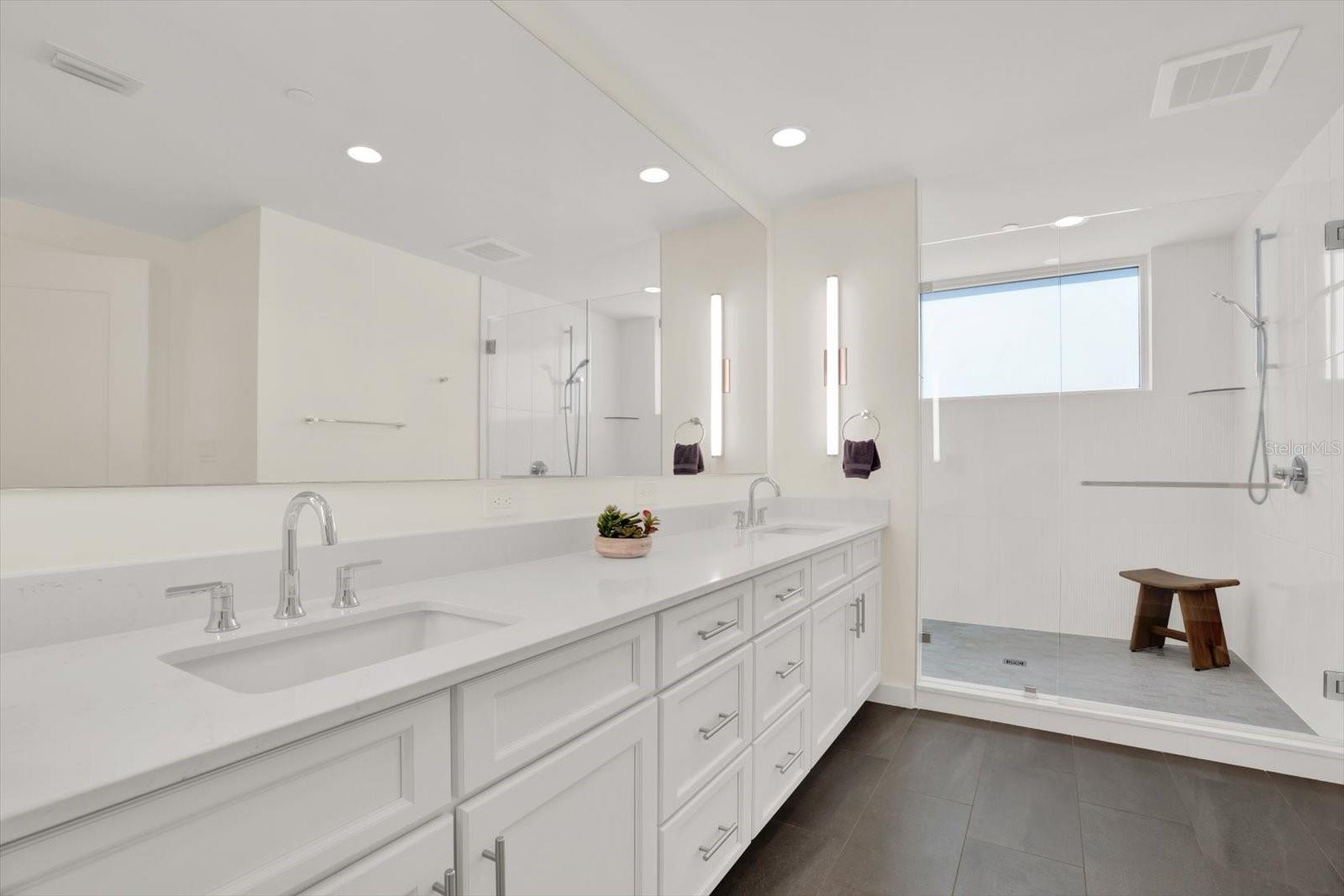 Image 4 of 14 For 920 Osceola Avenue 301