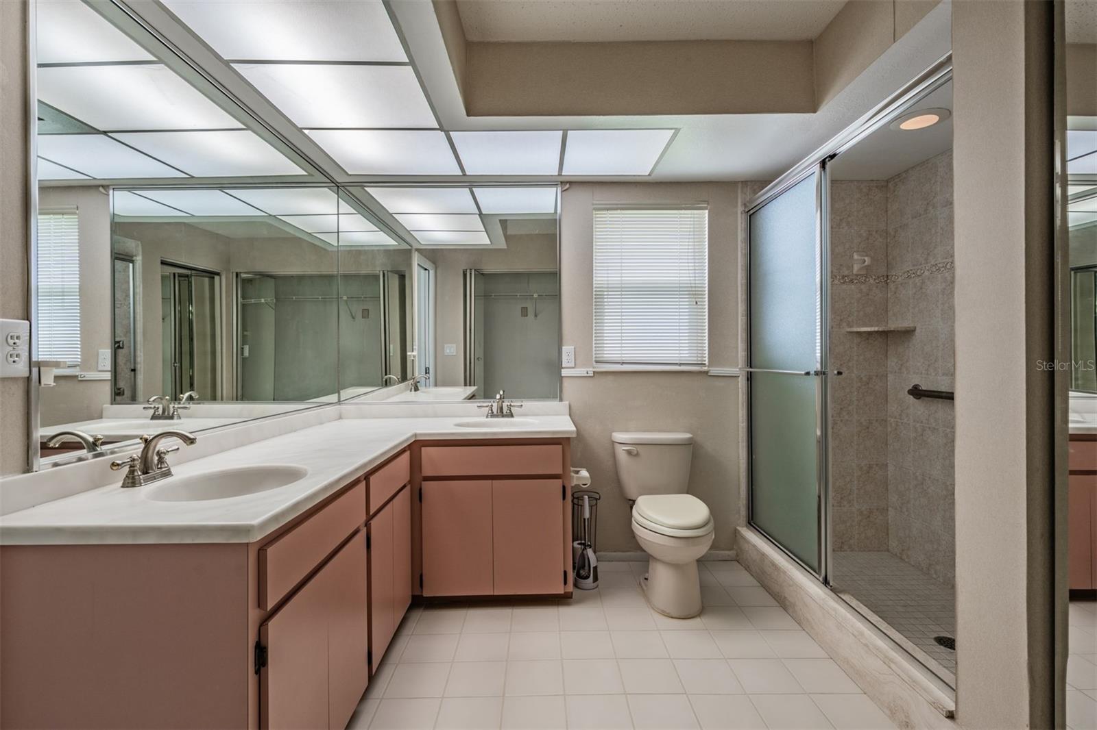 Listing photo id 17 for 3267 Springwood Drive