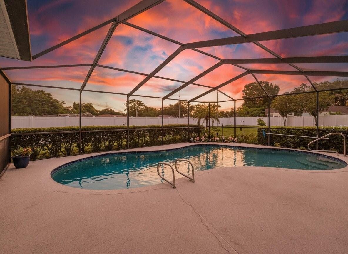 Listing photo id 0 for 3267 Springwood Drive