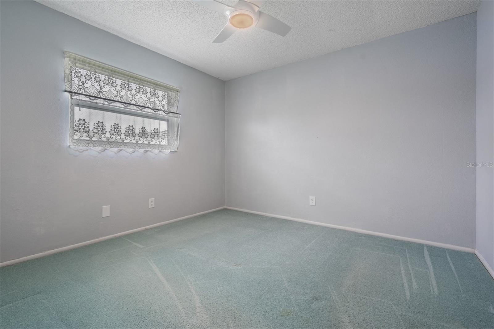 Listing photo id 20 for 3267 Springwood Drive