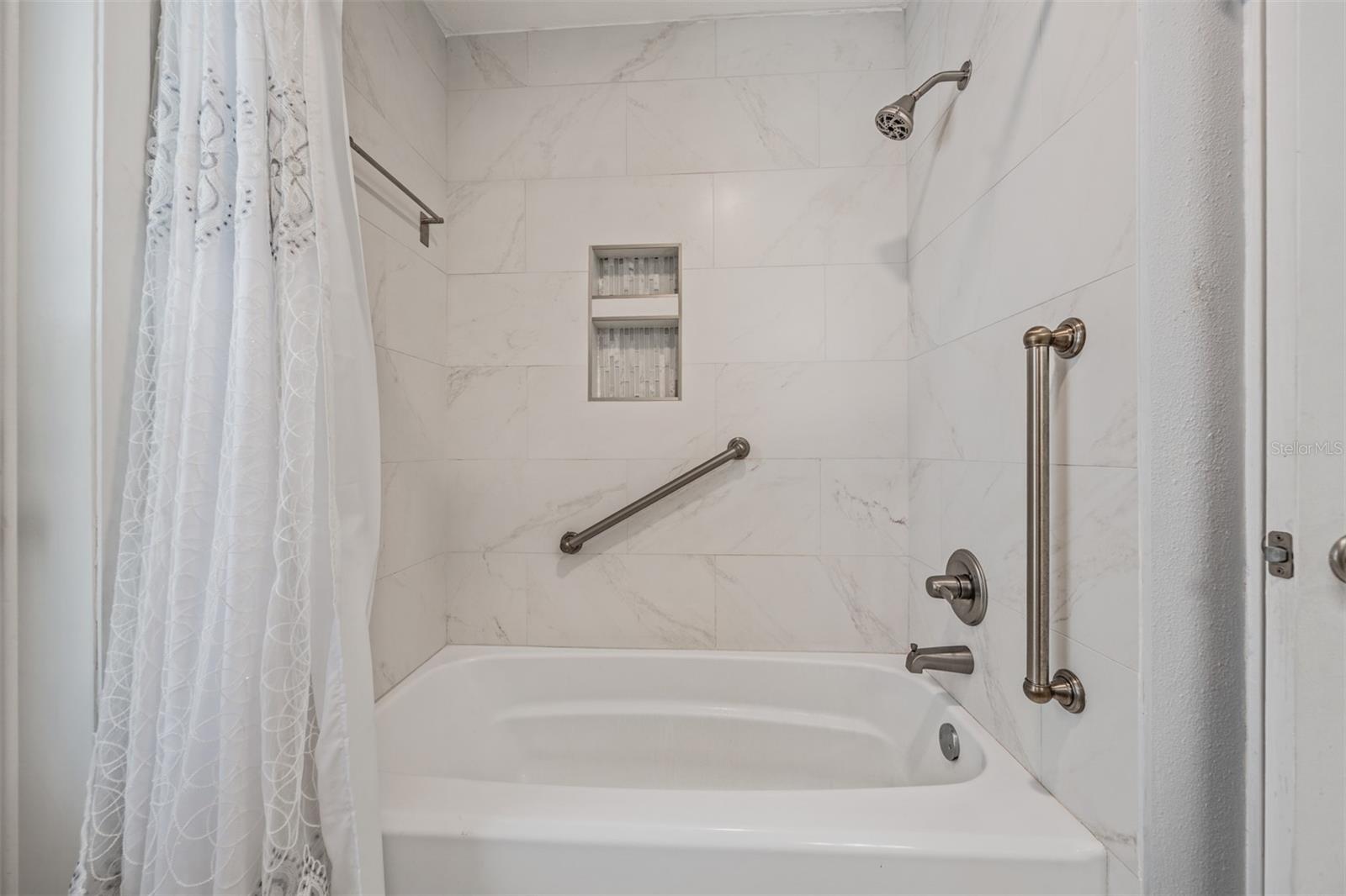 Listing photo id 22 for 3267 Springwood Drive