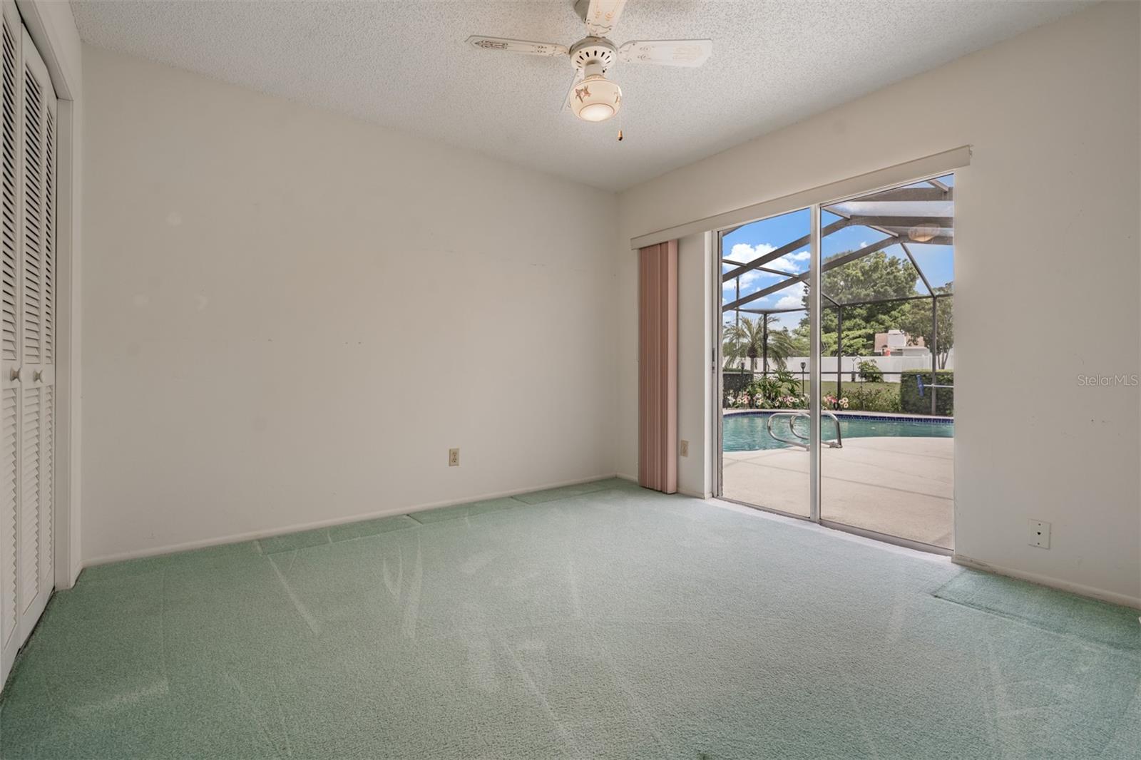 Listing photo id 23 for 3267 Springwood Drive