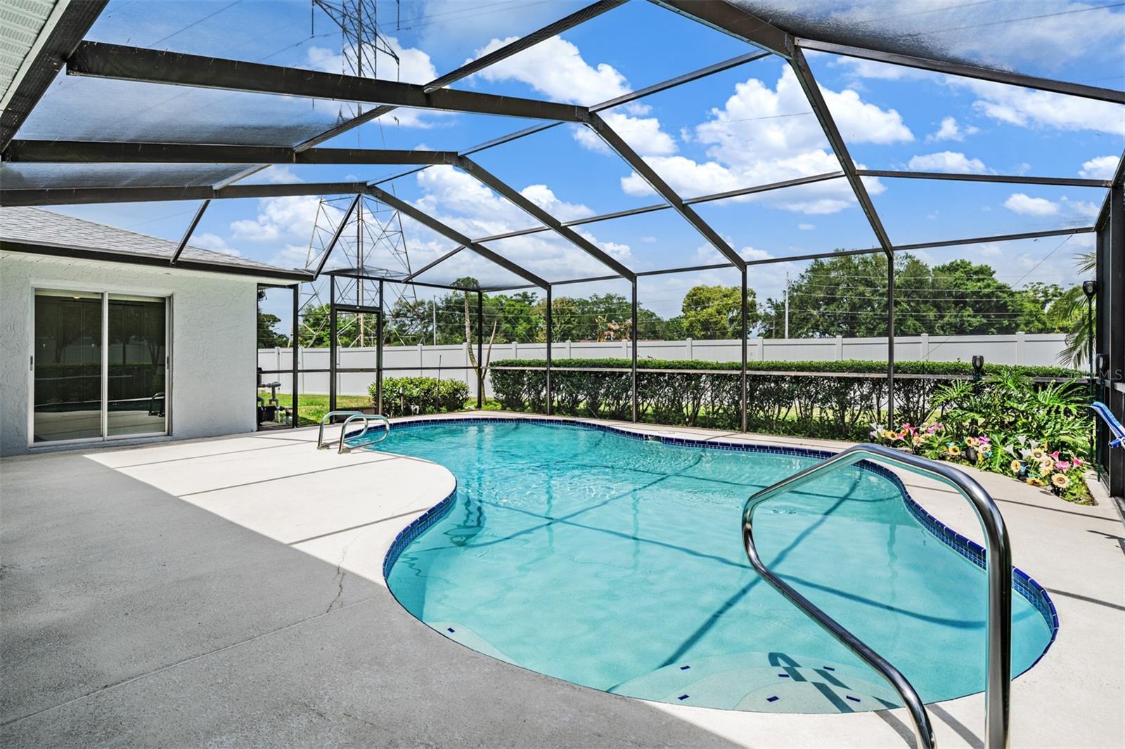 Listing photo id 27 for 3267 Springwood Drive