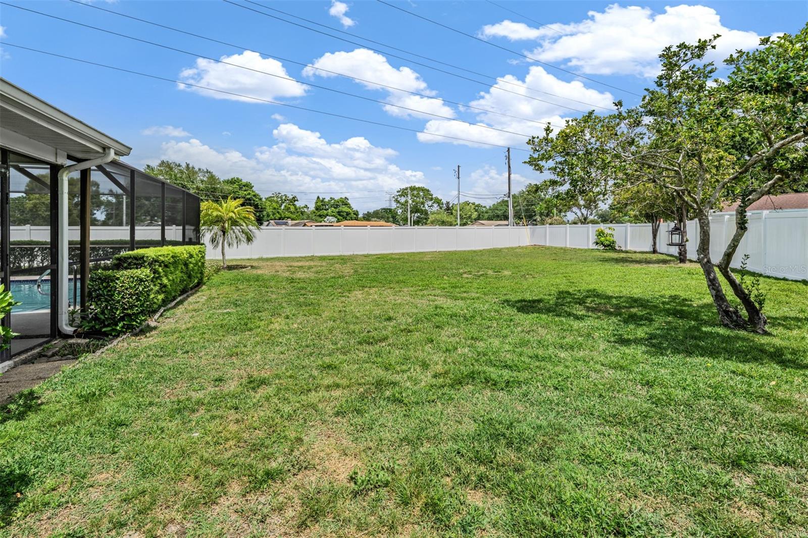 Listing photo id 30 for 3267 Springwood Drive