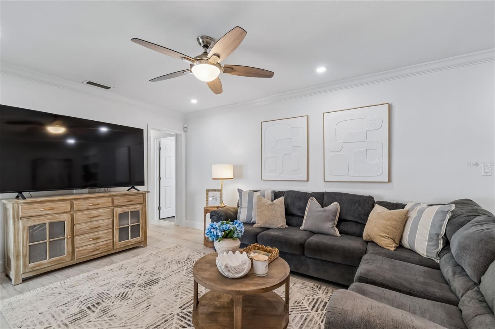 Image 16 of 54 For 5103 Cleveland Street