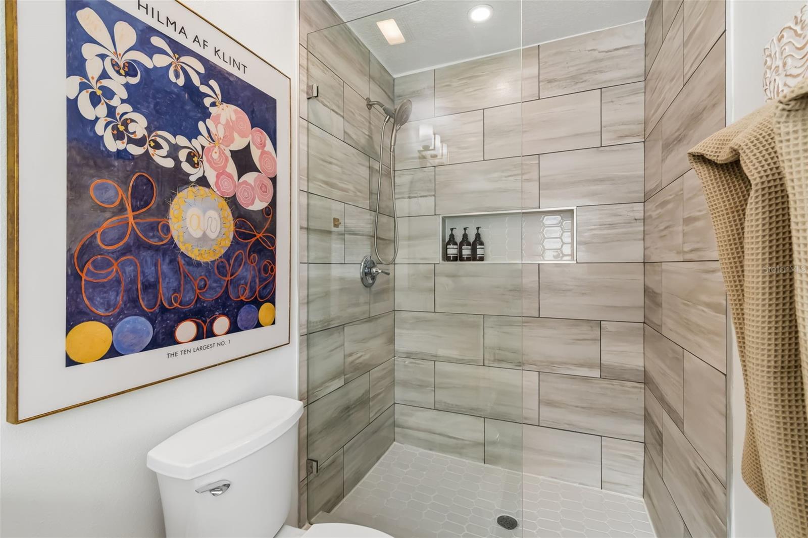 Image 33 of 54 For 5103 Cleveland Street