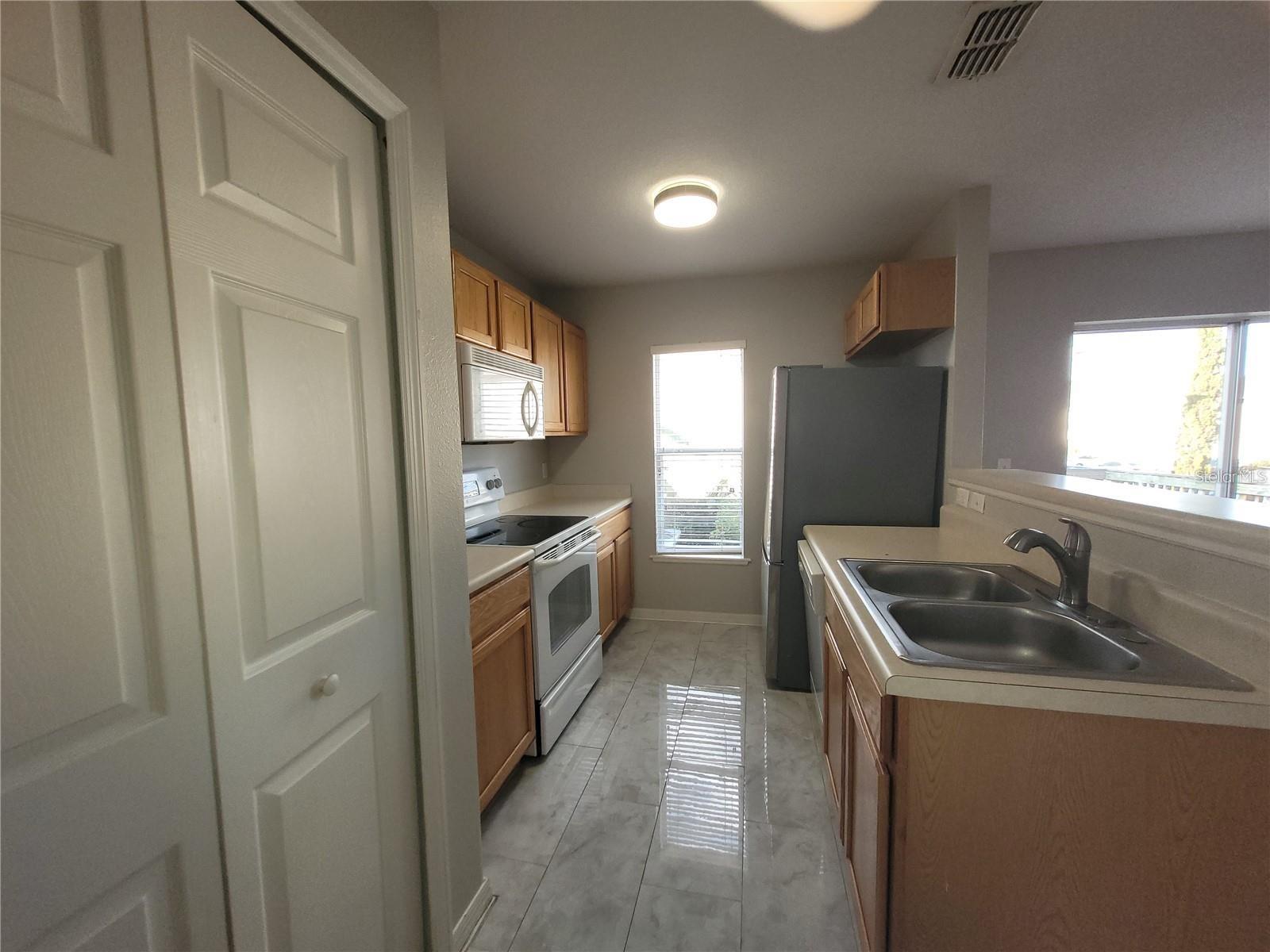 Image 10 of 37 For 3805 Exeter Lane