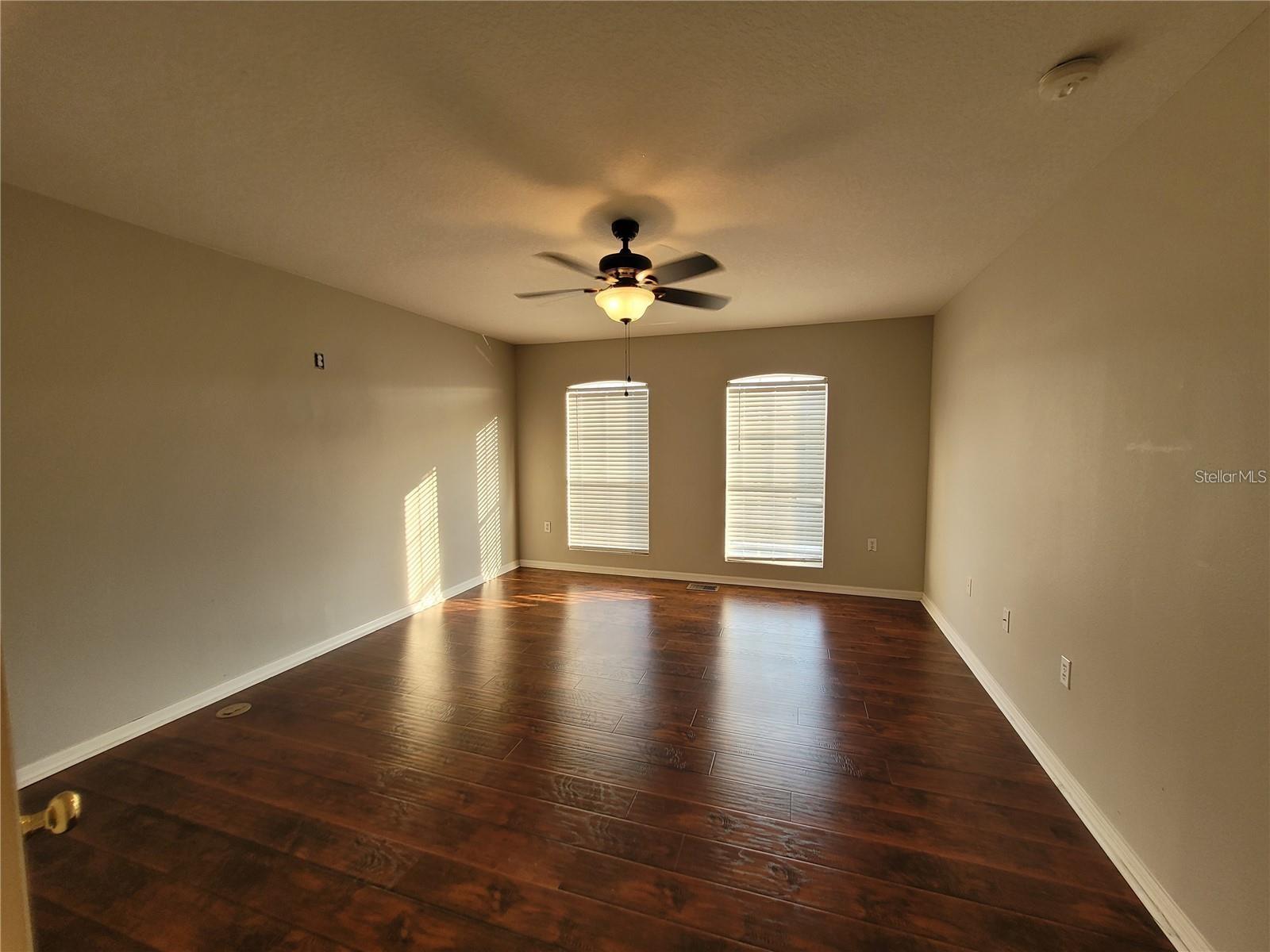 Image 18 of 37 For 3805 Exeter Lane