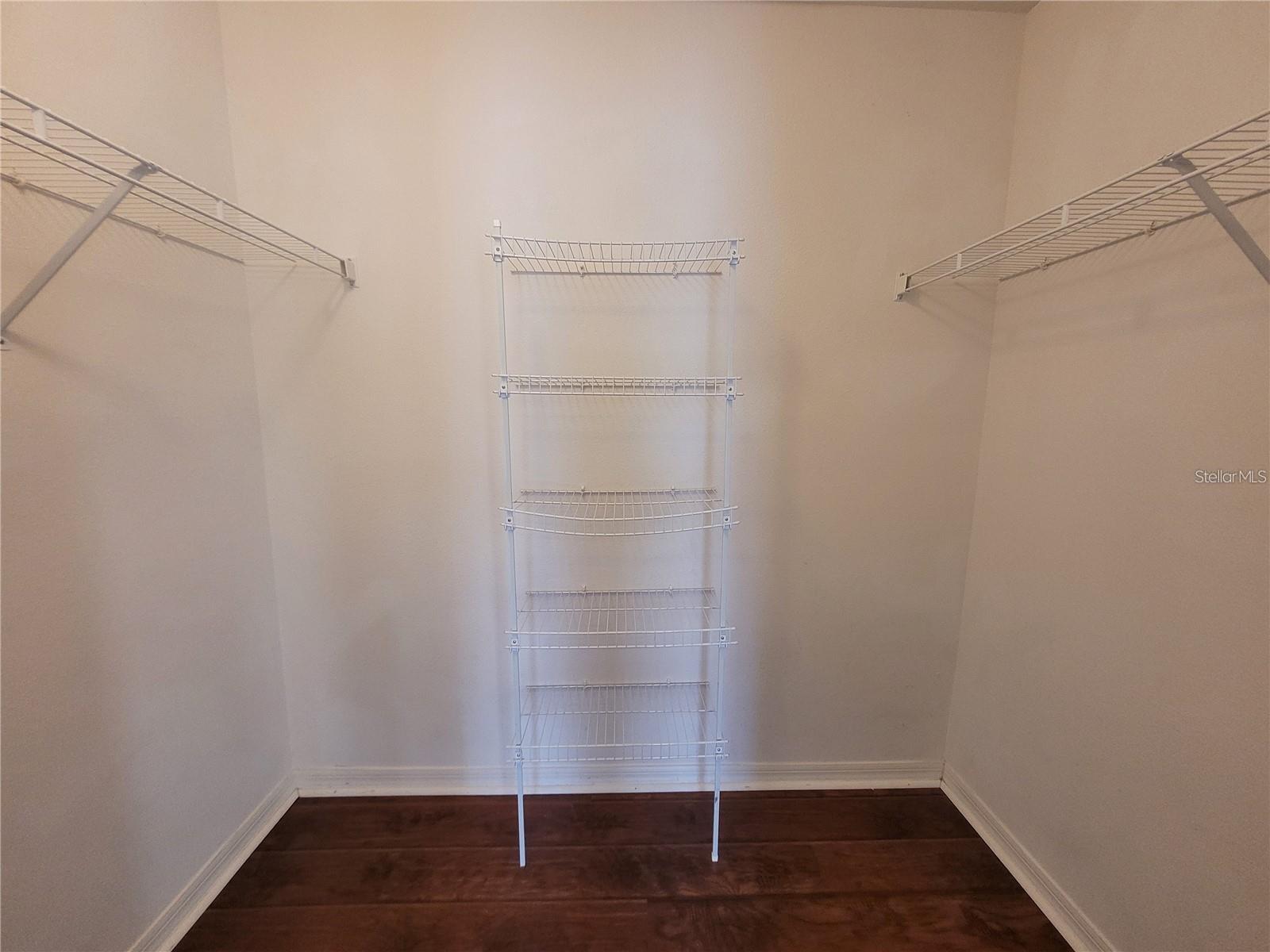 Image 19 of 37 For 3805 Exeter Lane