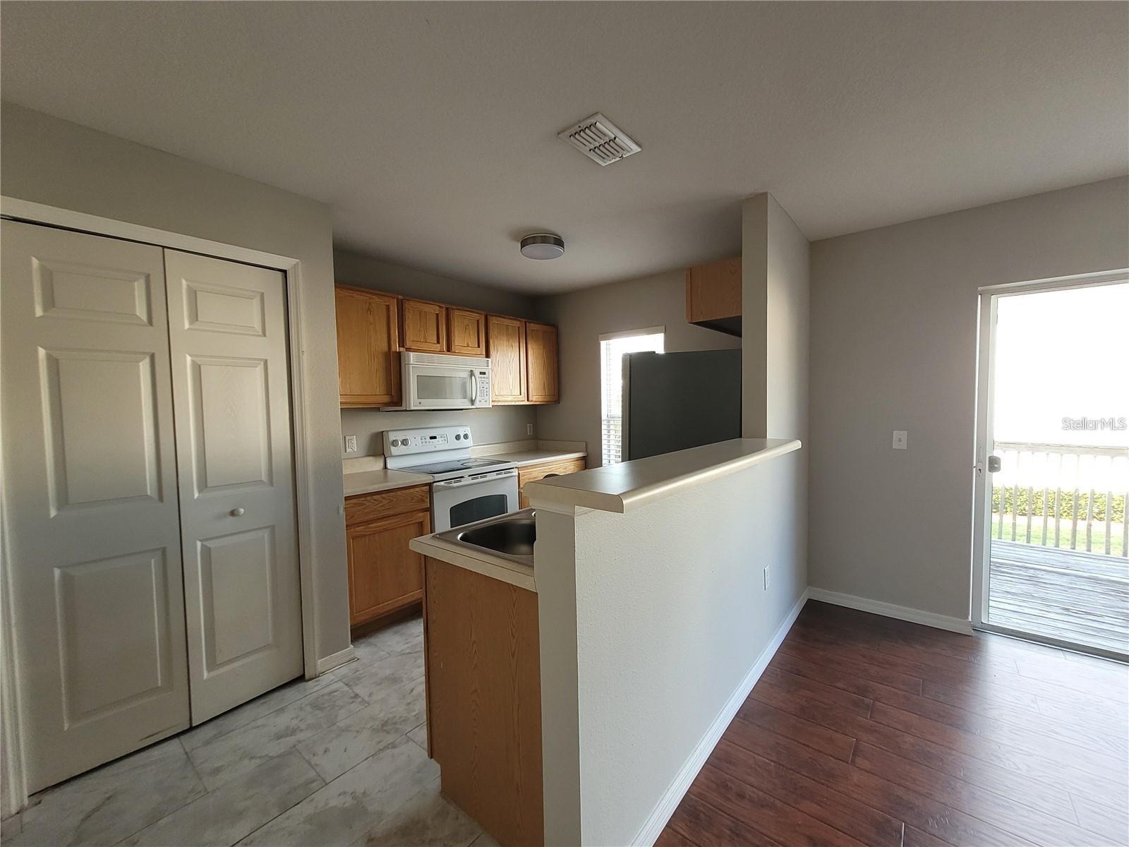 Image 4 of 37 For 3805 Exeter Lane